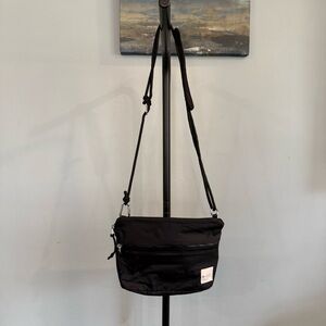 lululemon athletica Black Patch Logo Crossbody Bag 2.5L
